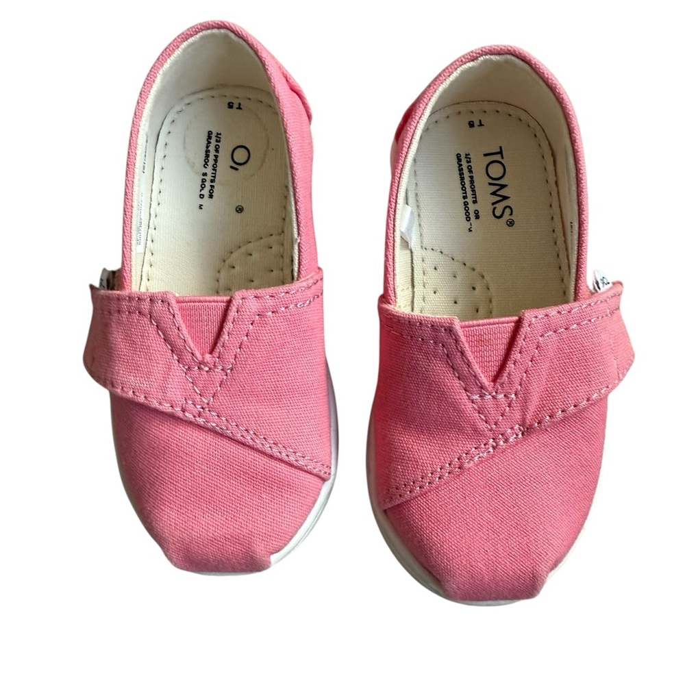 TOMS Kids Moccasins in Pink Canvas